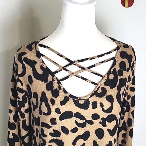 Heimish U.S.A. Leopard Print Top with Criss-Cross Neckline, Size Small - Picture 3 of 8